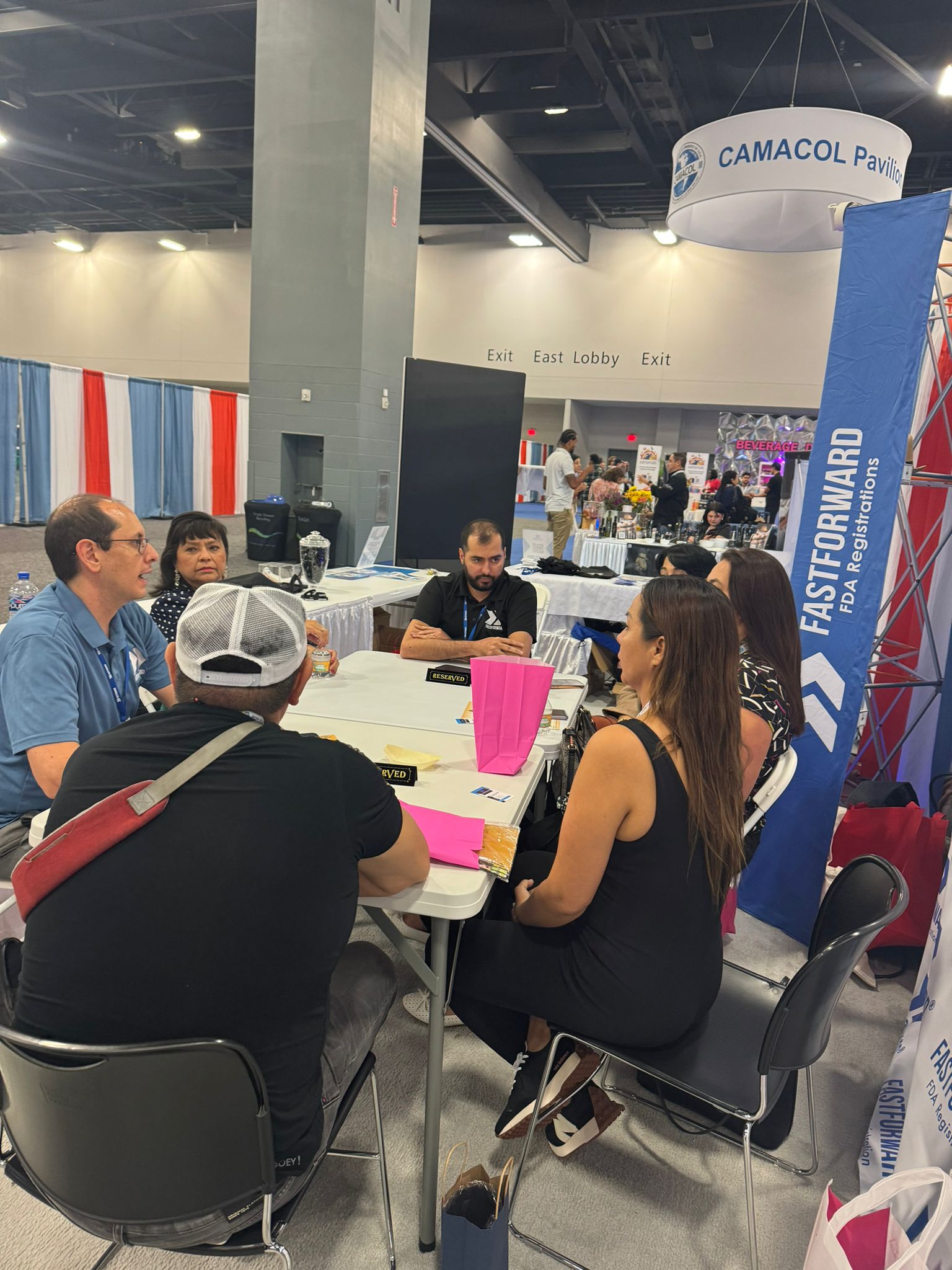 Charla en nuestro booth sobre la normativa FDA